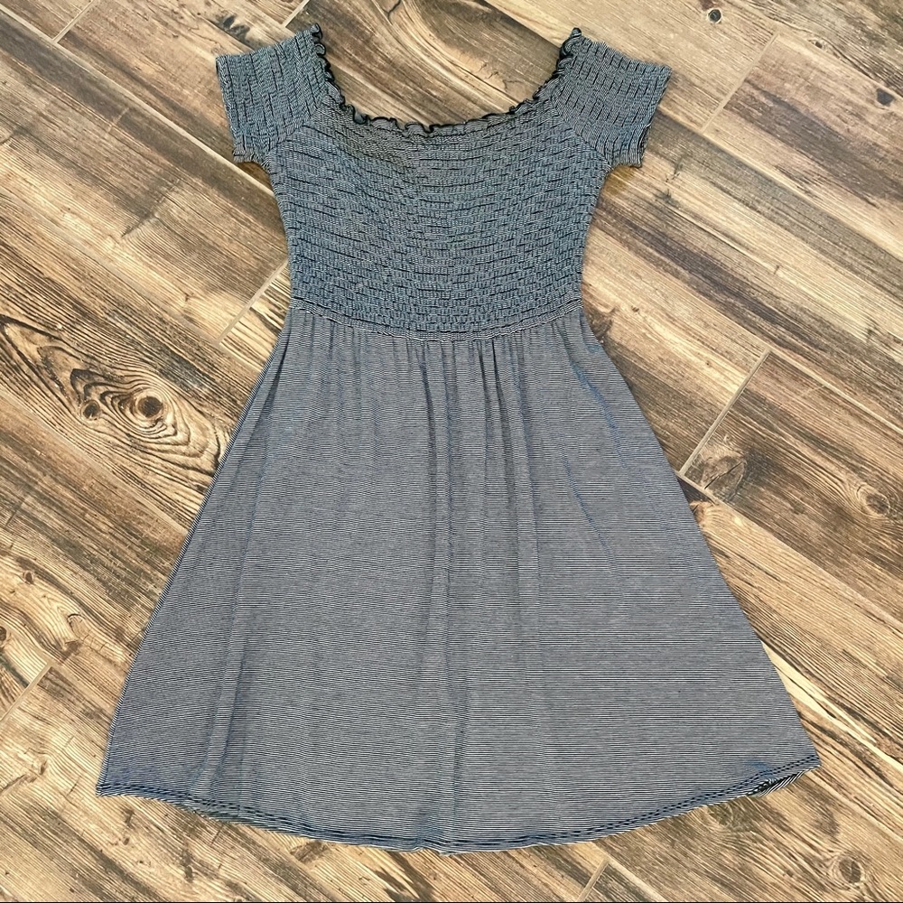Hollister Knit Off ShoulderSmocked Dress